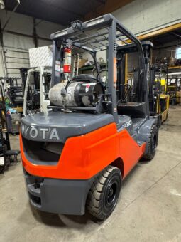 Forklift Caterpillar 06