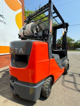 Forklift Caterpillar 01